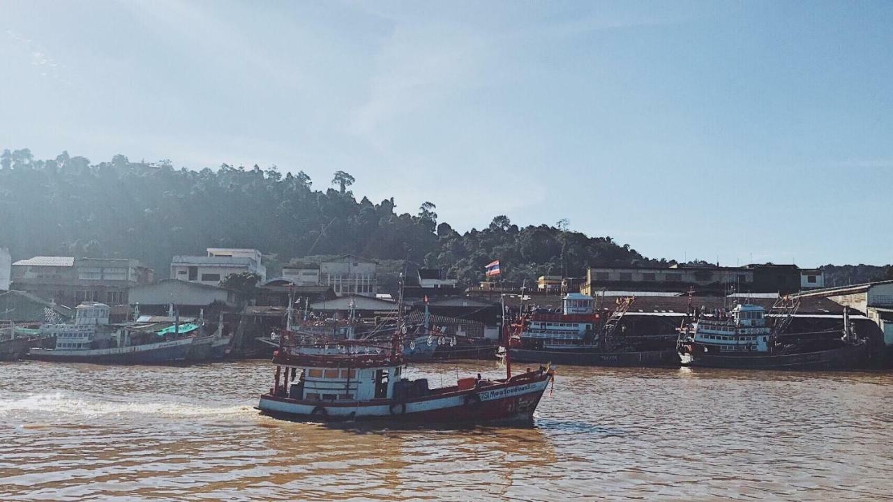 Rub Lom Chom Klong Homestay Chumphon Εξωτερικό φωτογραφία