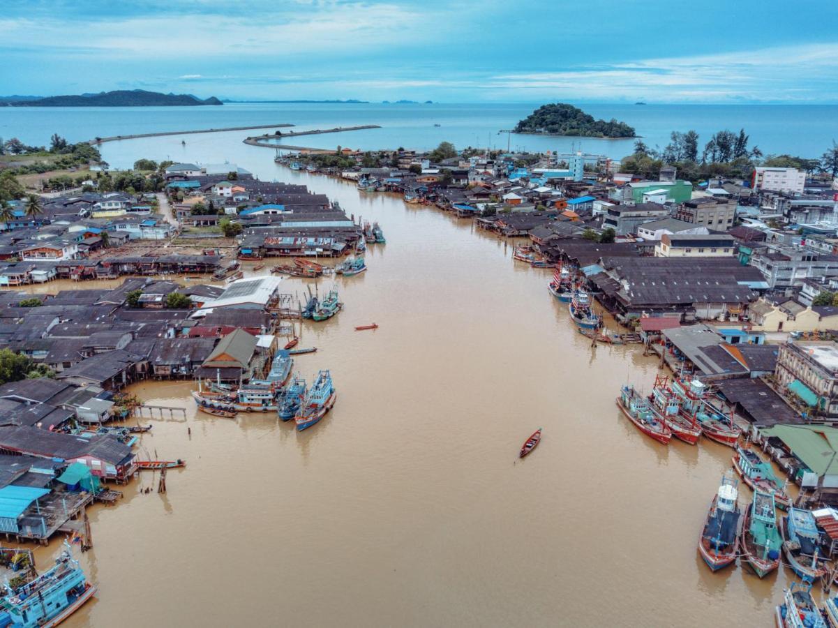 Rub Lom Chom Klong Homestay Chumphon Εξωτερικό φωτογραφία